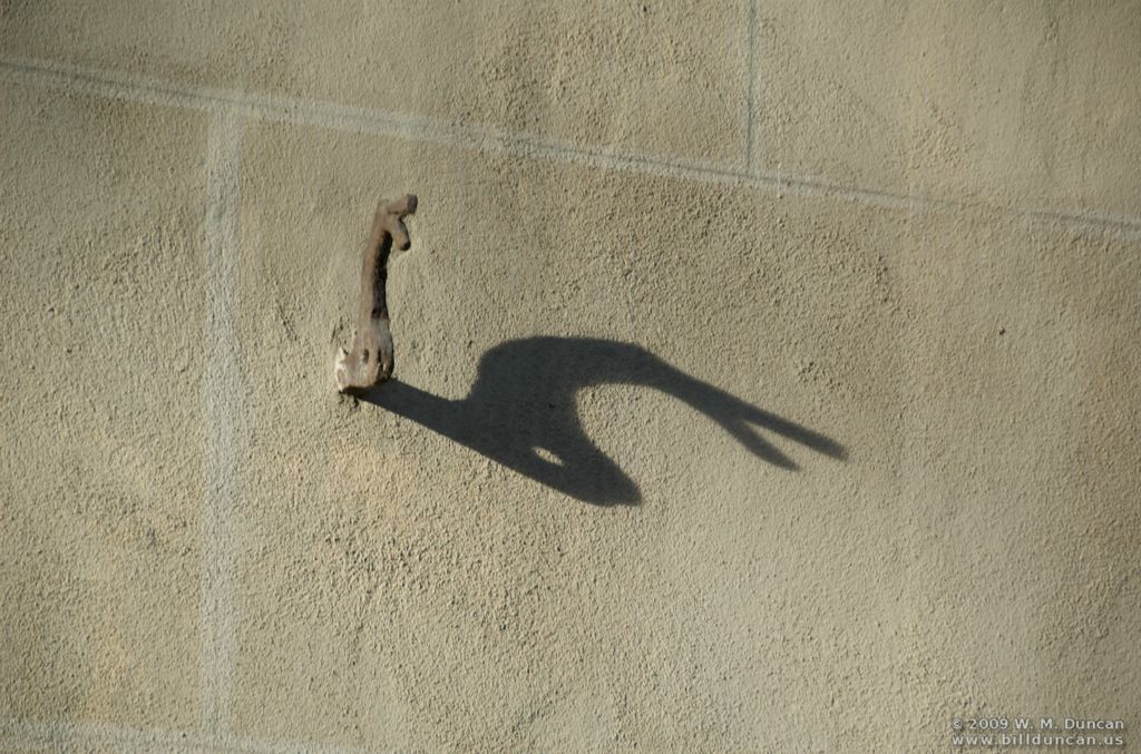 Rope cinch on wall - Siena